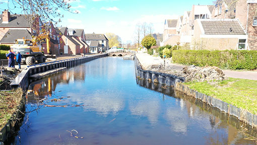 Oplevering De Ligger en De Loper, Sneek, Nederland